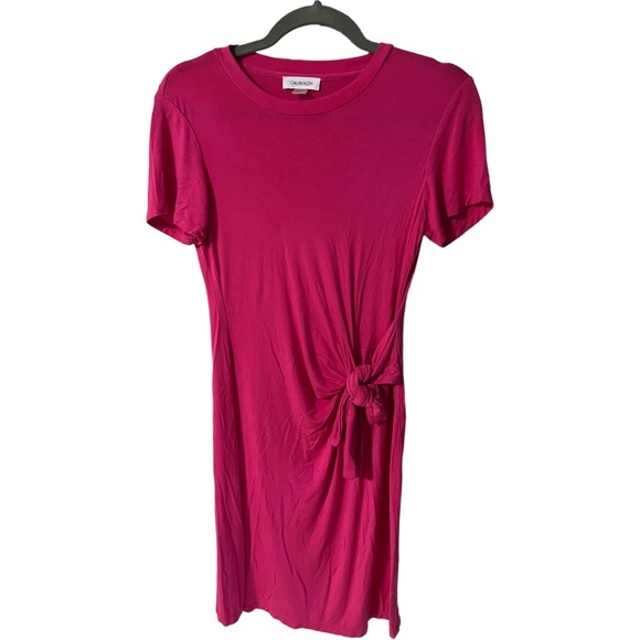 Calvin Klein Dresses & Skirts - Calvin Klein front faux wrap in bright pink and a size 4